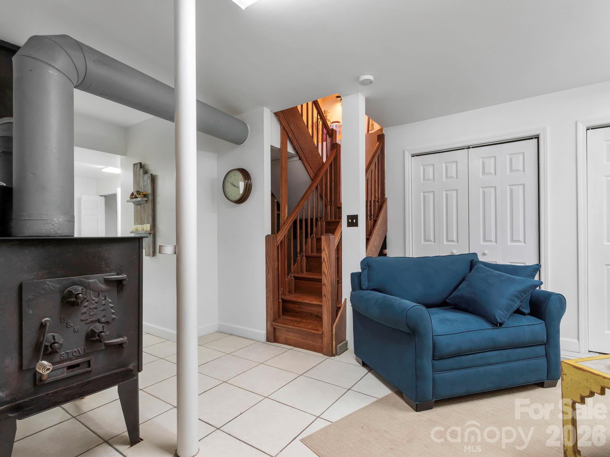 1135 S Toe River Road