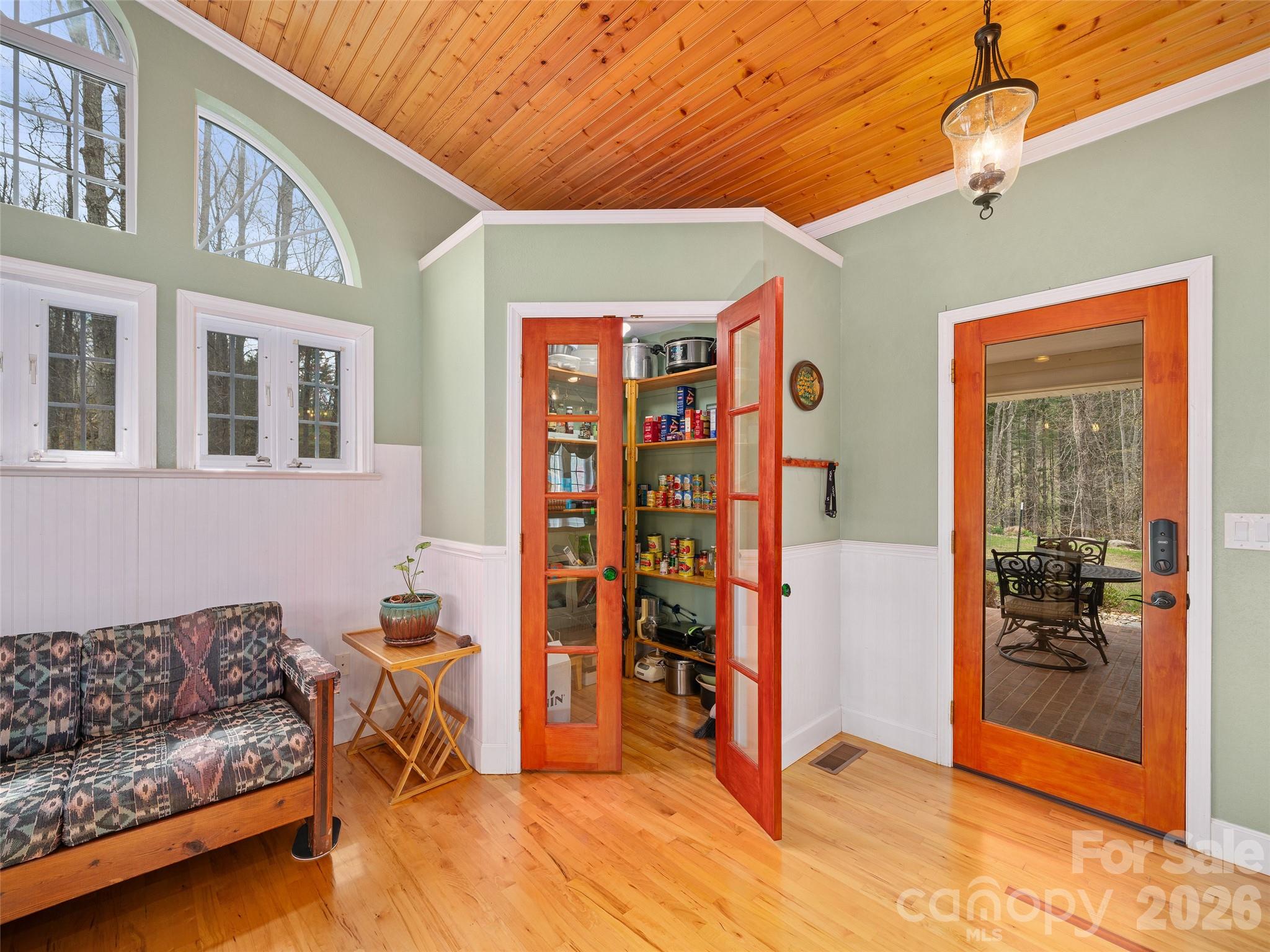 12 Riverview Drive
