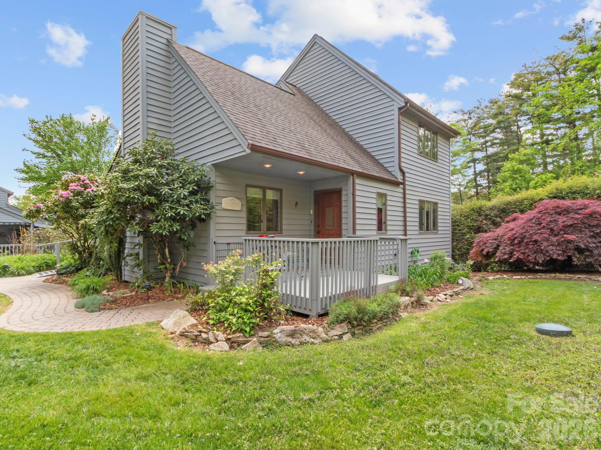 317 Robertson Street