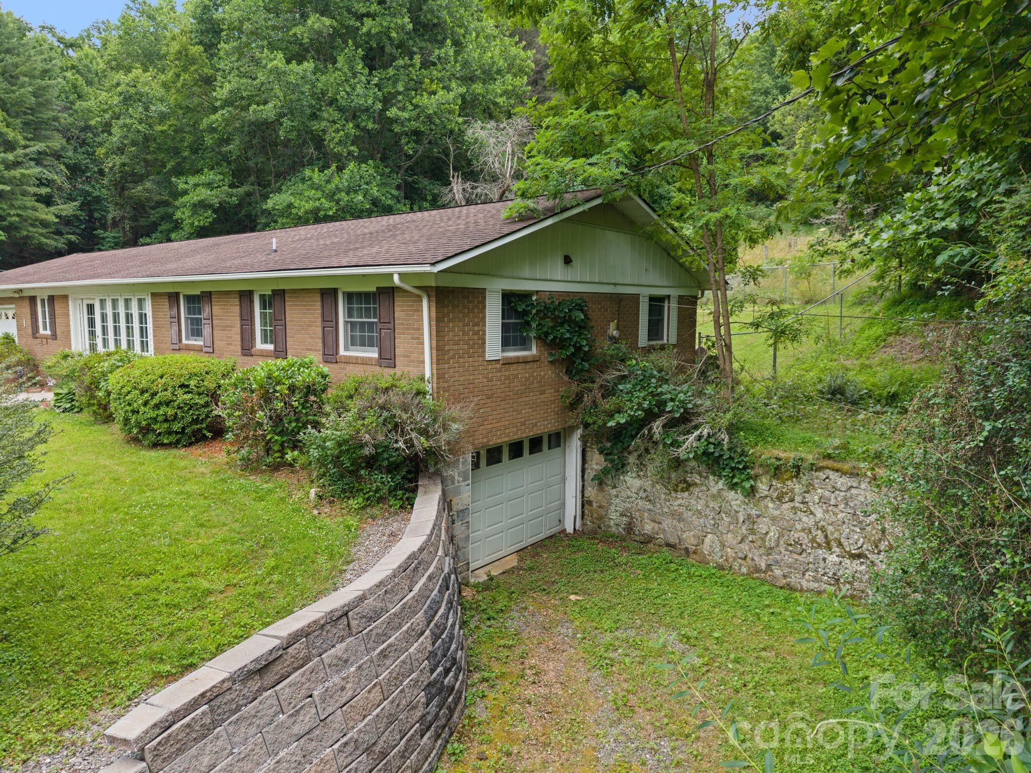528 Baccus Siding Road