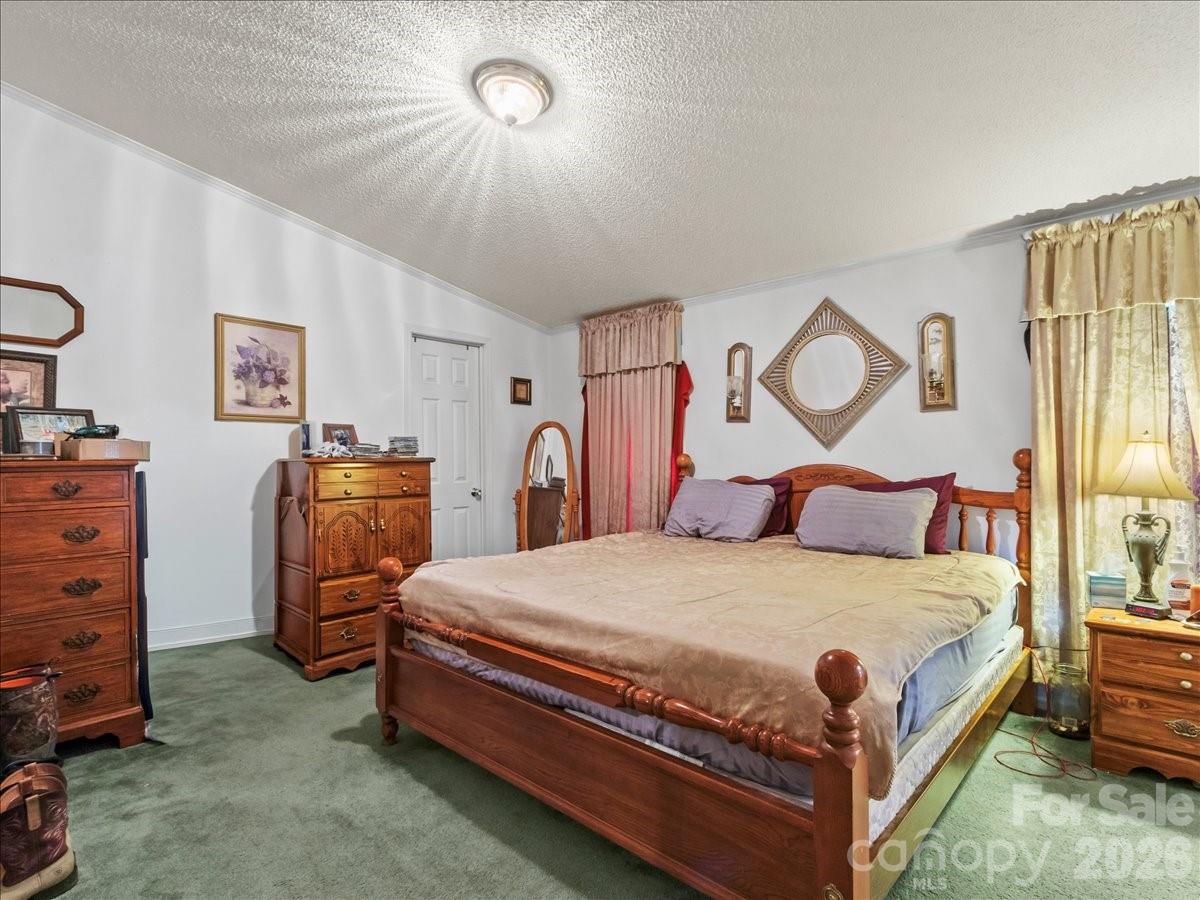 98 Cardinal Lane