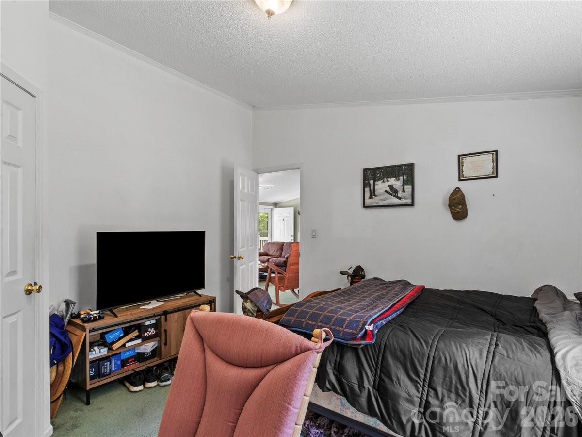 98 Cardinal Lane