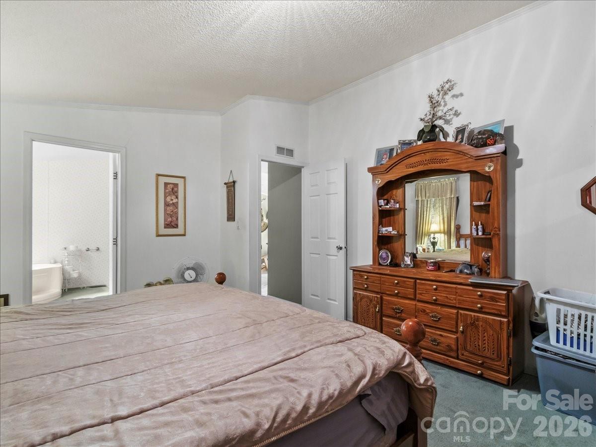 98 Cardinal Lane