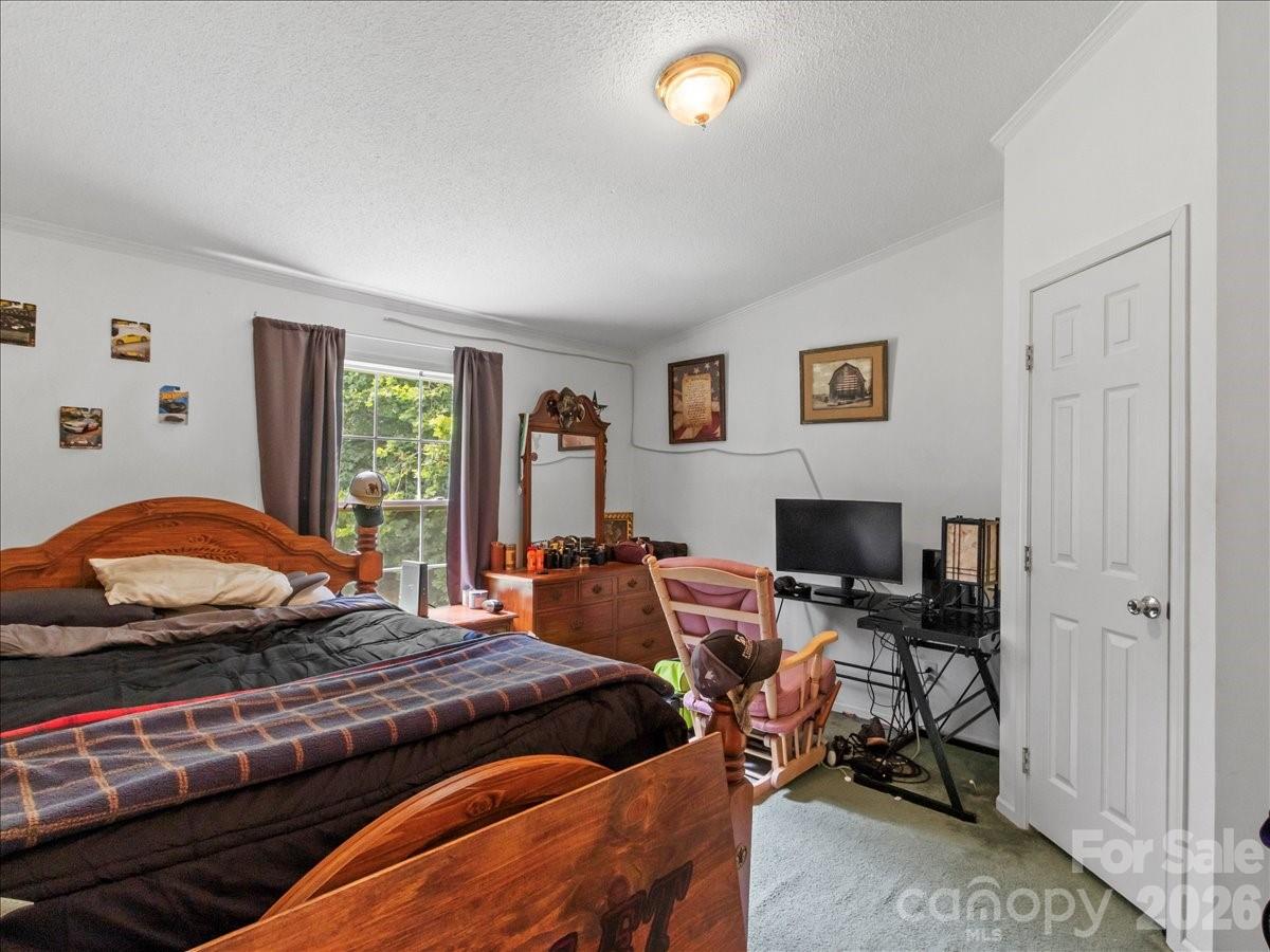 98 Cardinal Lane