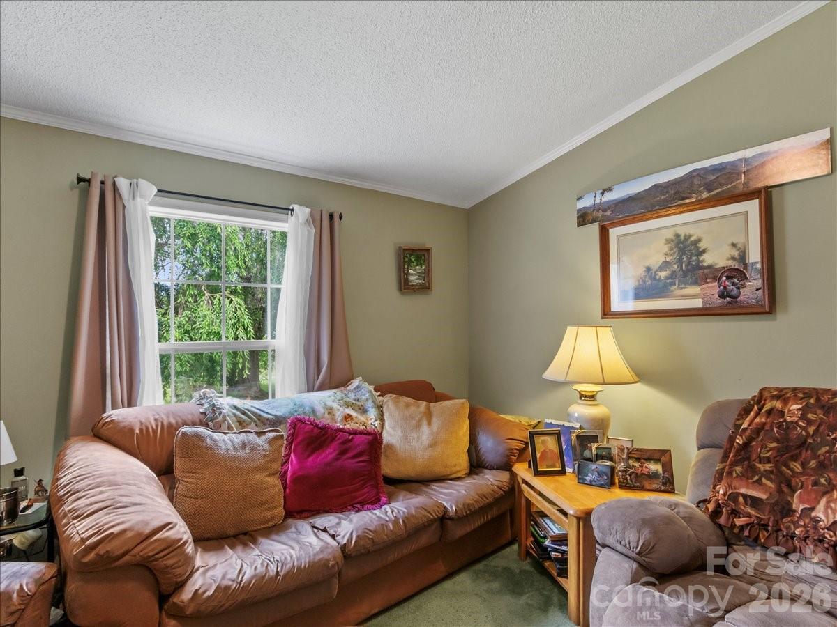 98 Cardinal Lane