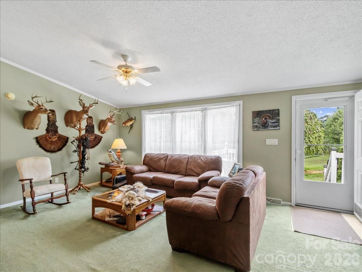 98 Cardinal Lane