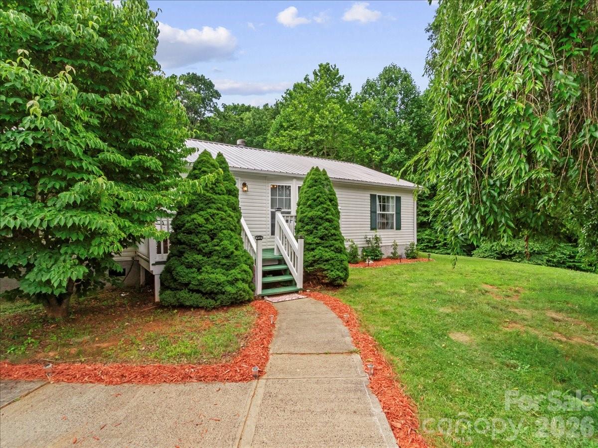 98 Cardinal Lane
