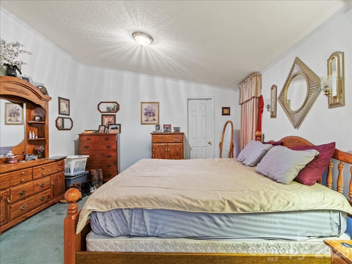 98 Cardinal Lane
