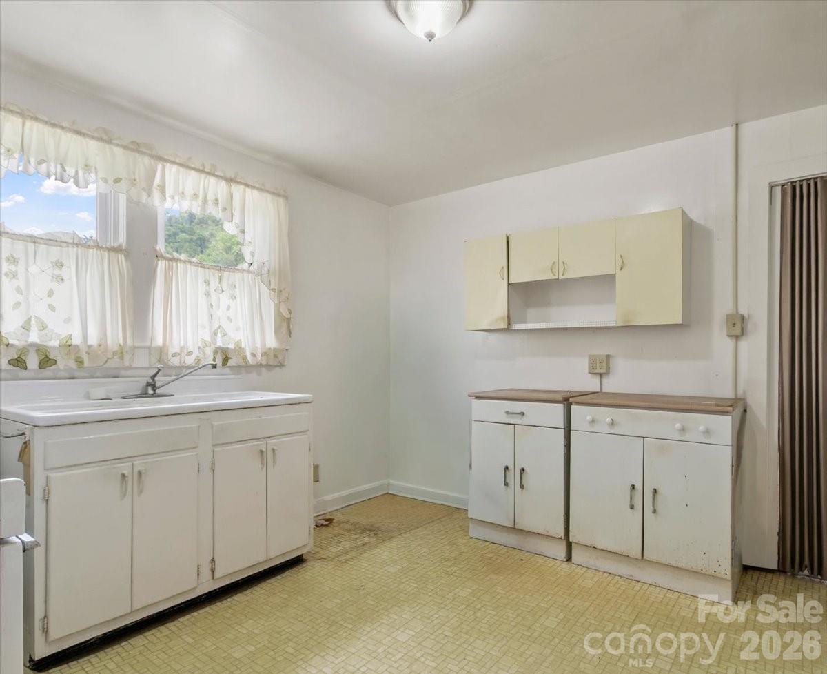 659 Newdale Church Road