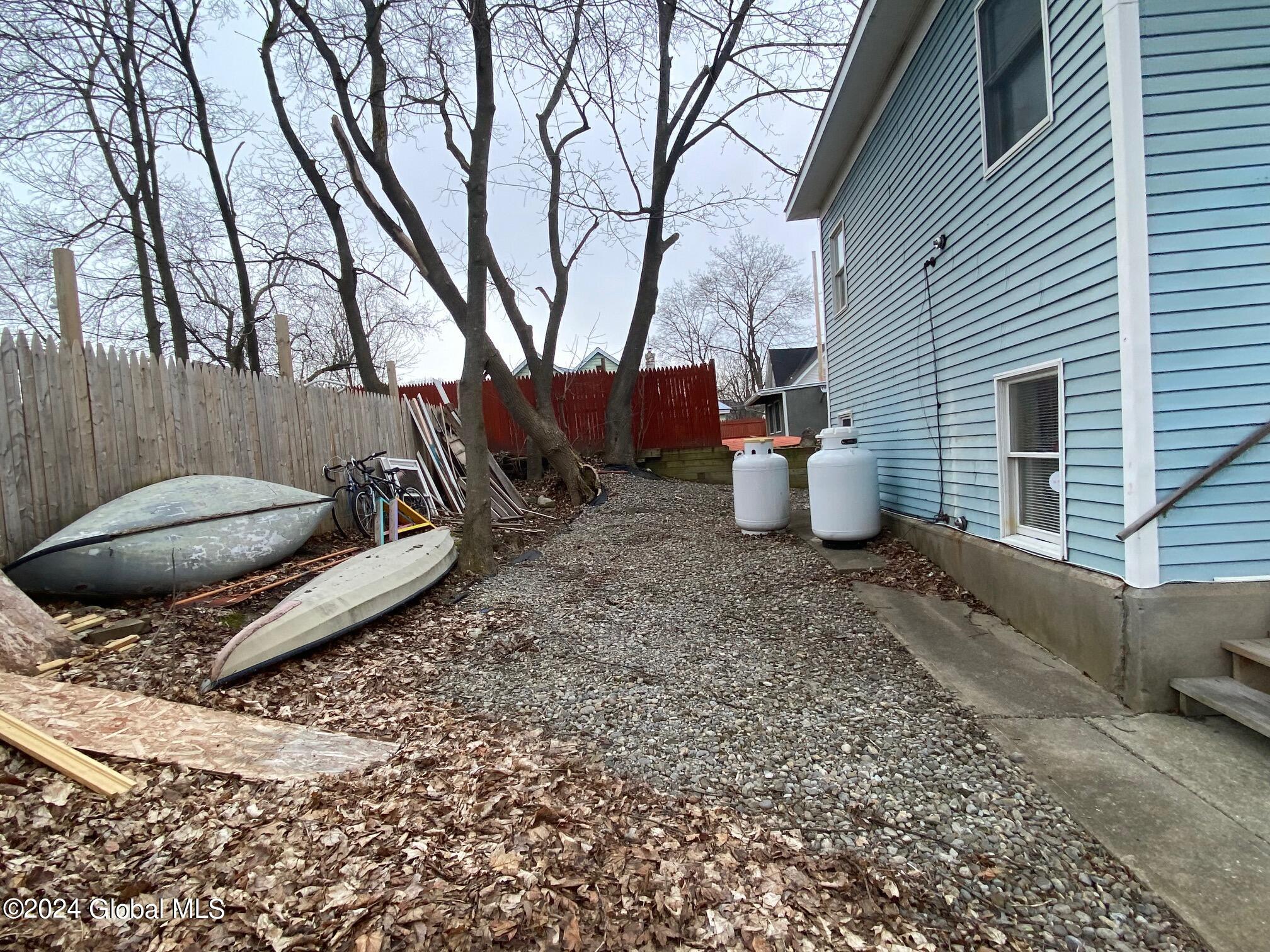 8 Calkins Place