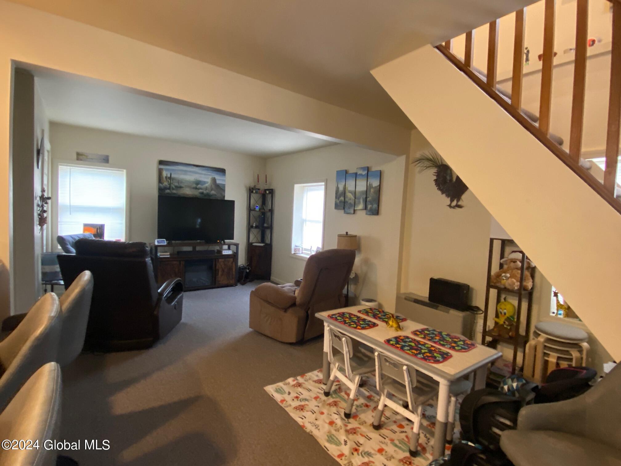 8 Calkins Place