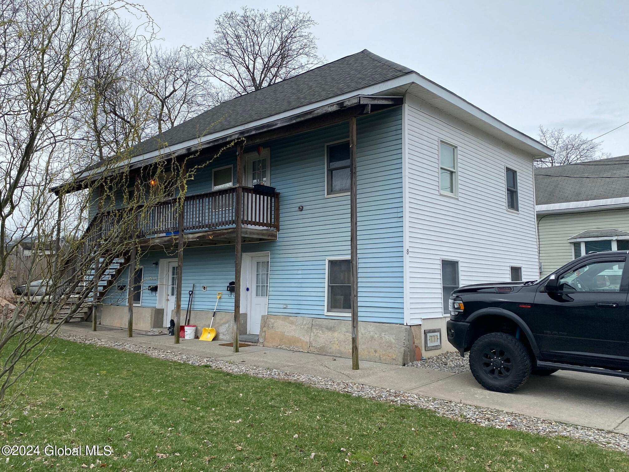 8 Calkins Place
