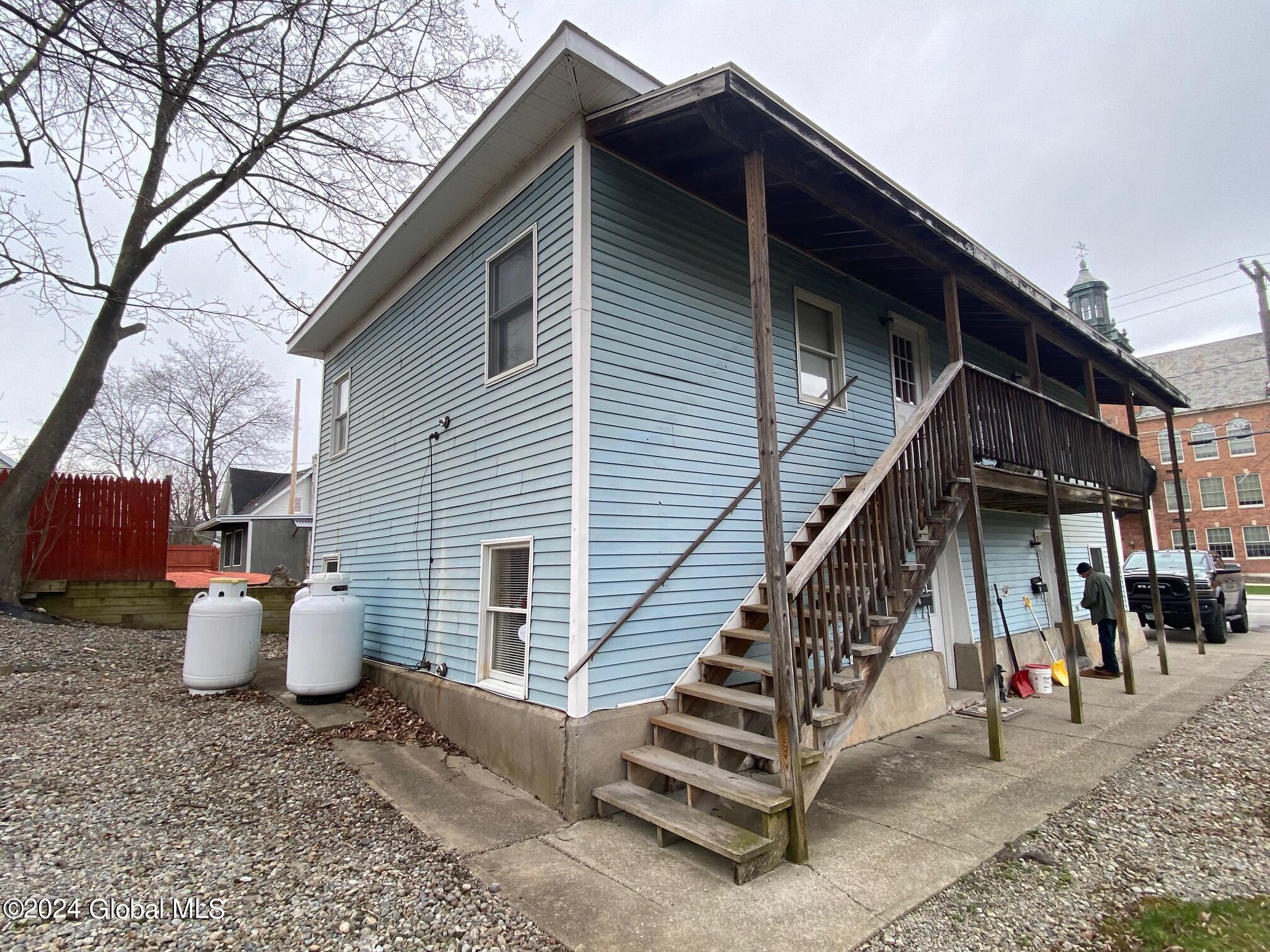 8 Calkins Place