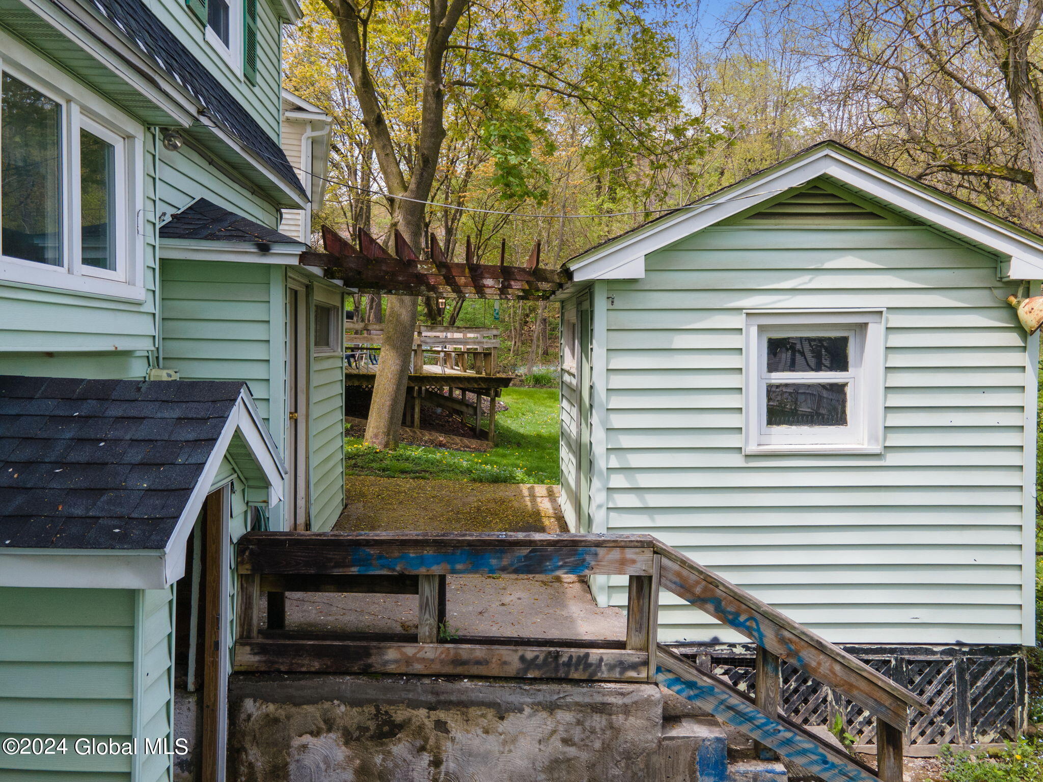 106 Jefferson Avenue