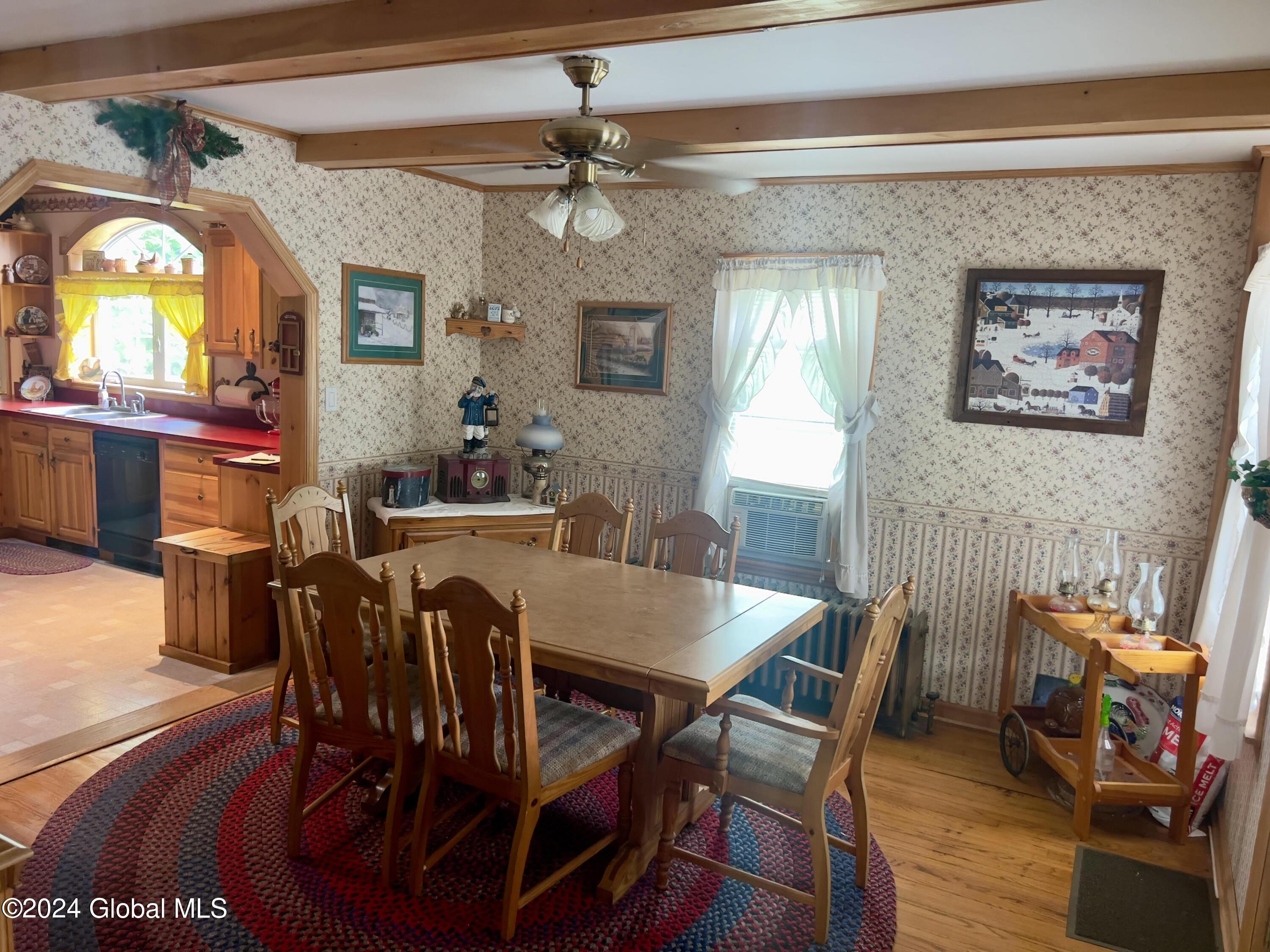 6 Holcomb Avenue