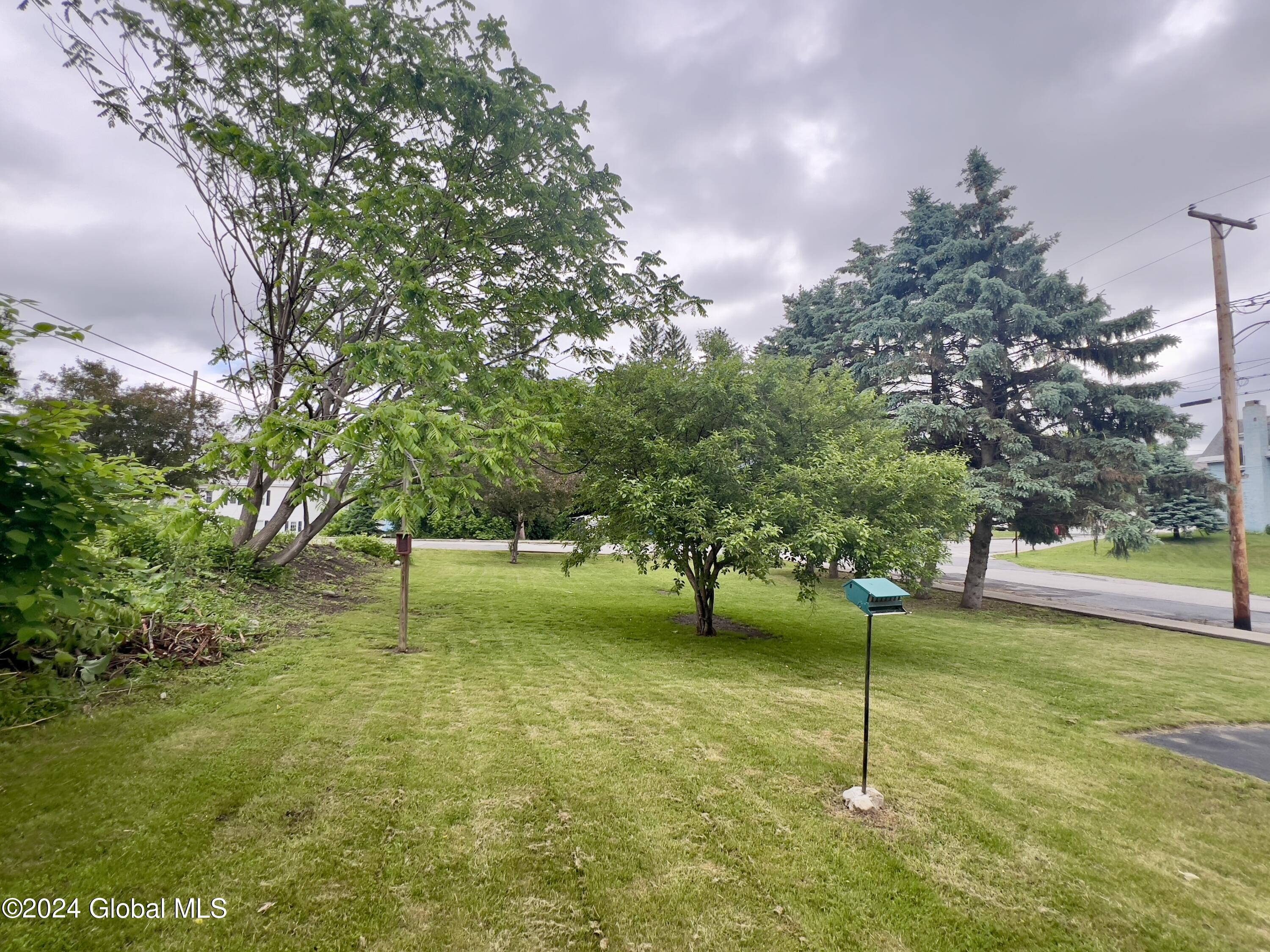 6 Holcomb Avenue