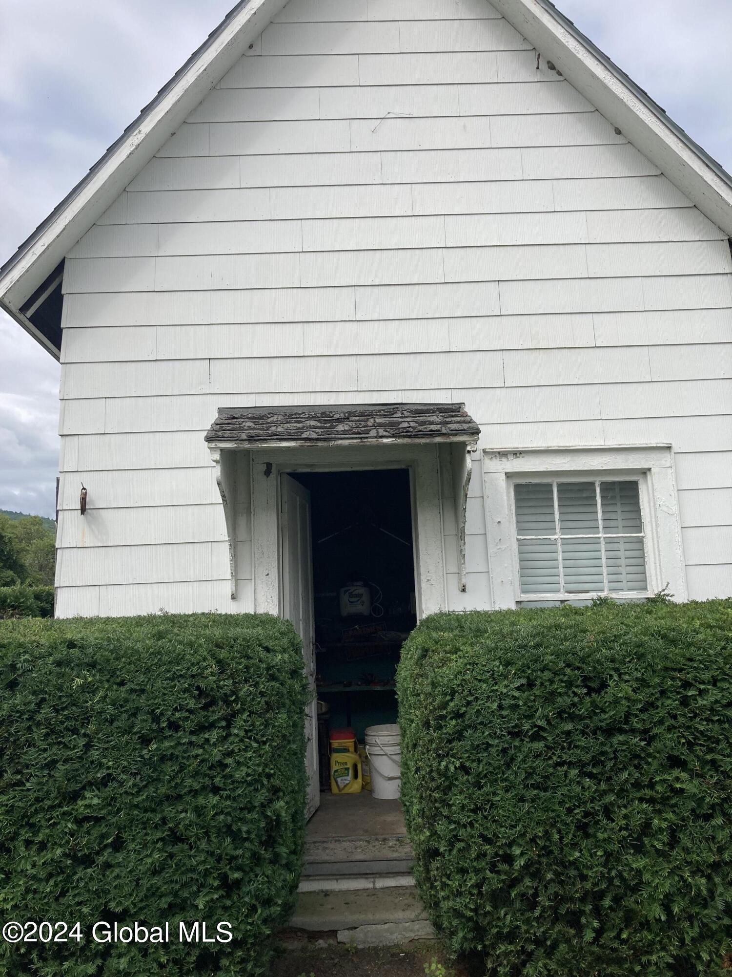 3 Warner Hill Road