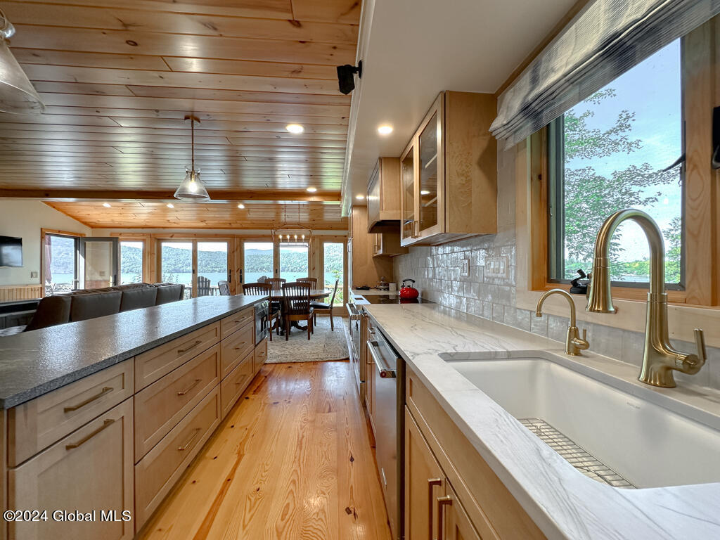 2126 Black Point Road