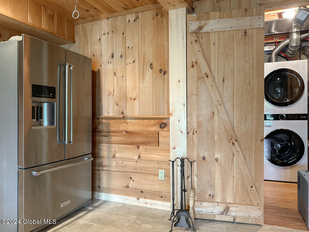 2126 Black Point Road