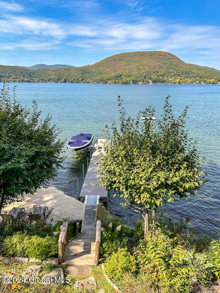 2126 Black Point Road