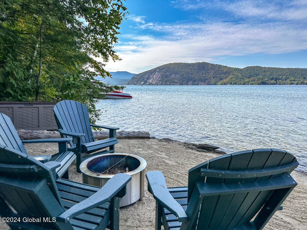 2126 Black Point Road