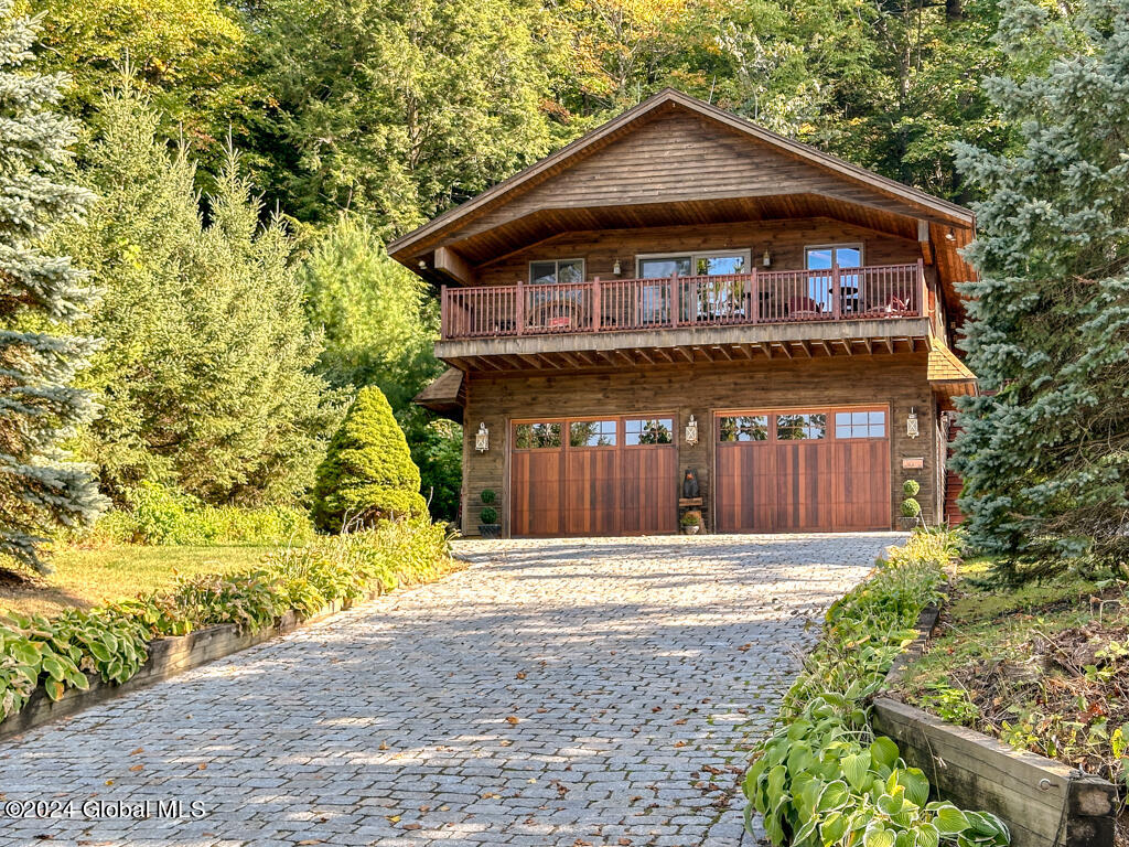 2126 Black Point Road