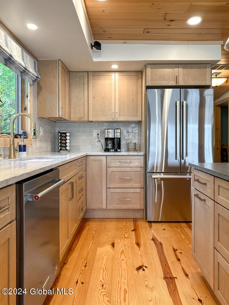 2126 Black Point Road