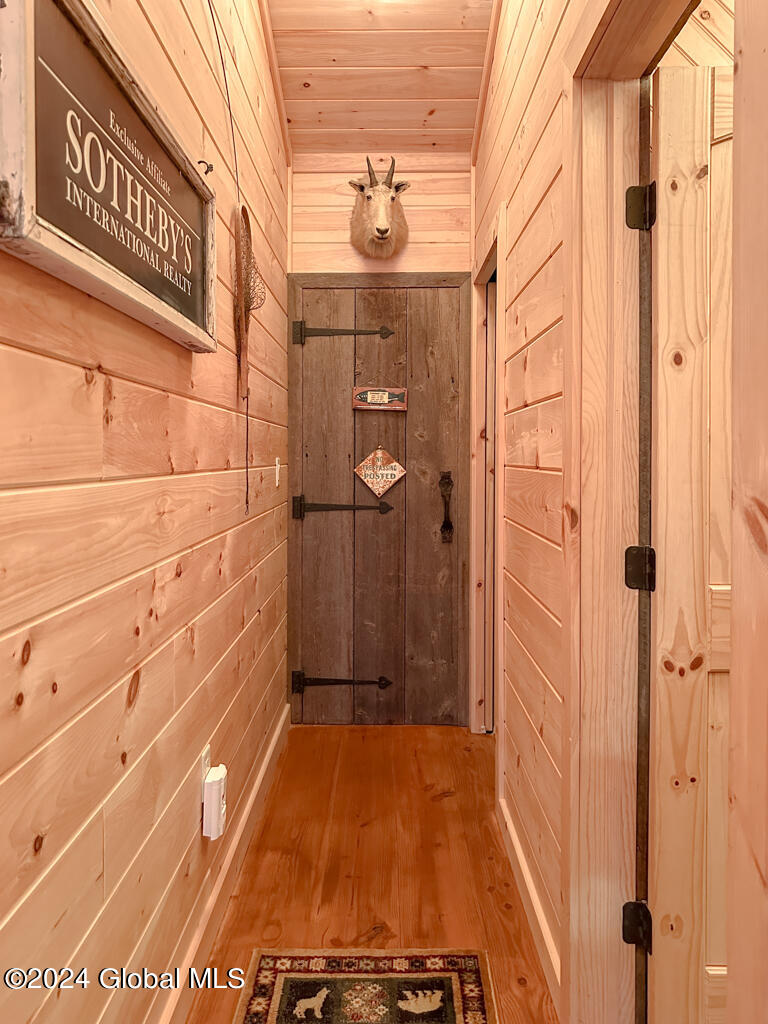 2126 Black Point Road