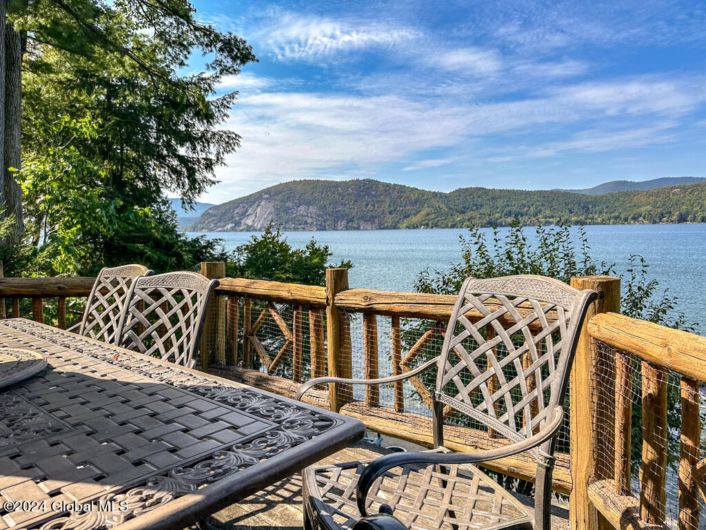 2126 Black Point Road