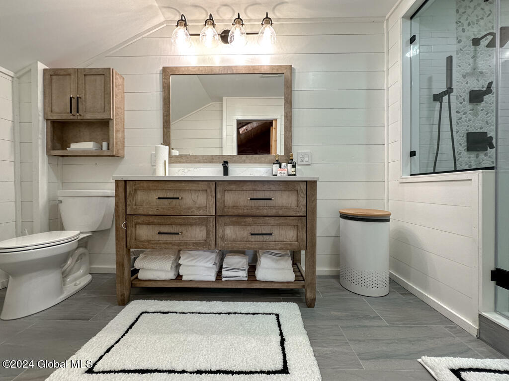 2126 Black Point Road