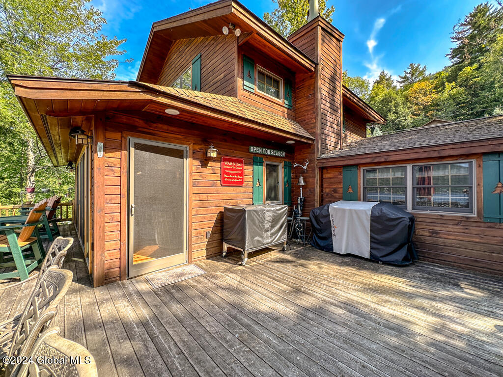 2126 Black Point Road