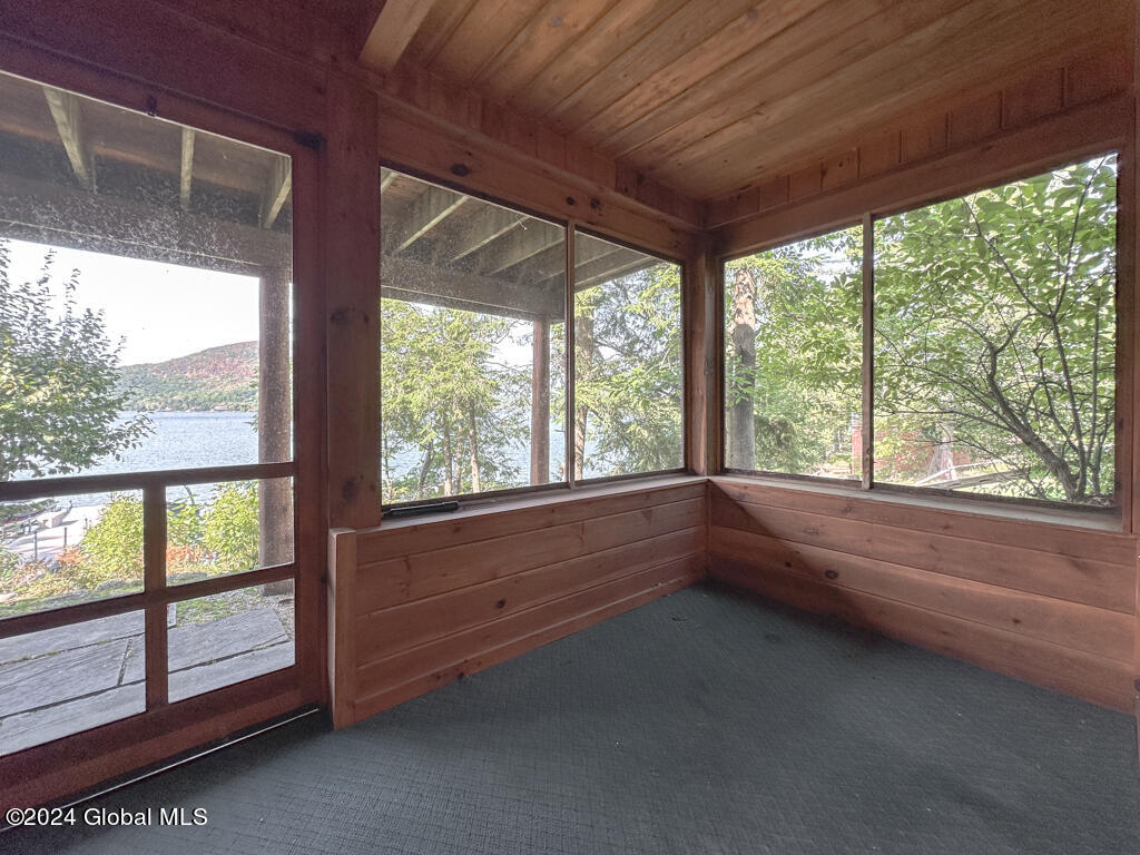 2126 Black Point Road