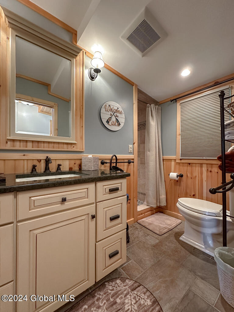 2126 Black Point Road