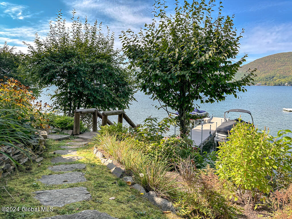 2126 Black Point Road