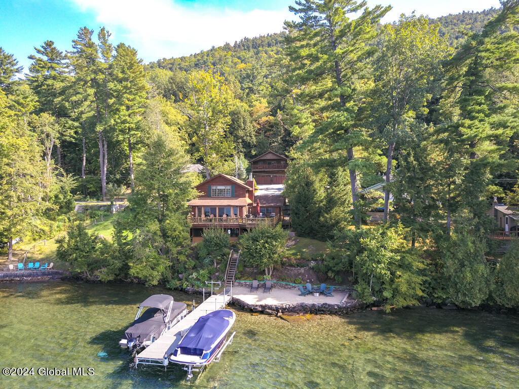 2126 Black Point Road