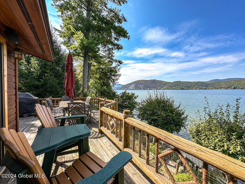 2126 Black Point Road