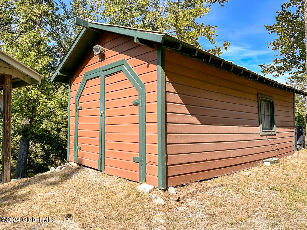 2126 Black Point Road