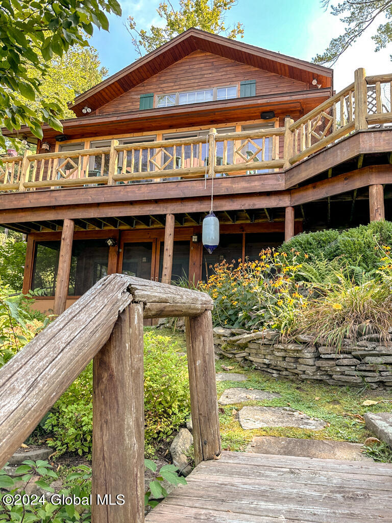 2126 Black Point Road