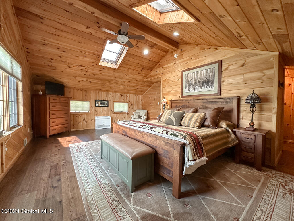 2126 Black Point Road