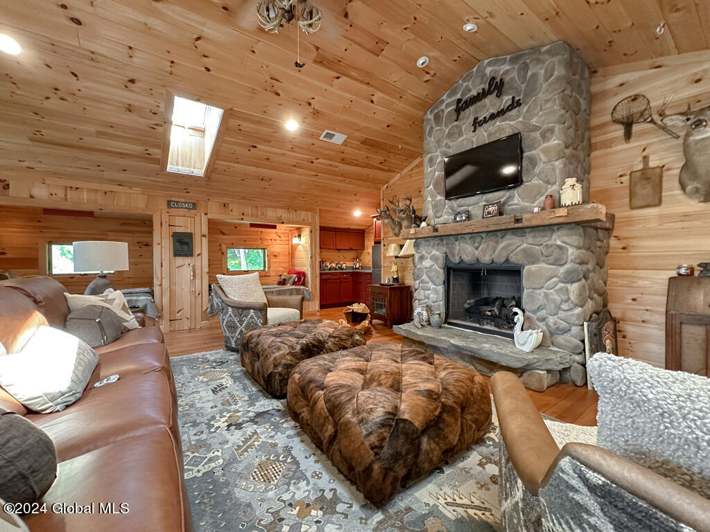 2126 Black Point Road