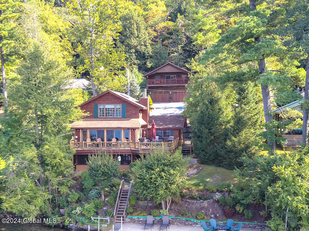 2126 Black Point Road