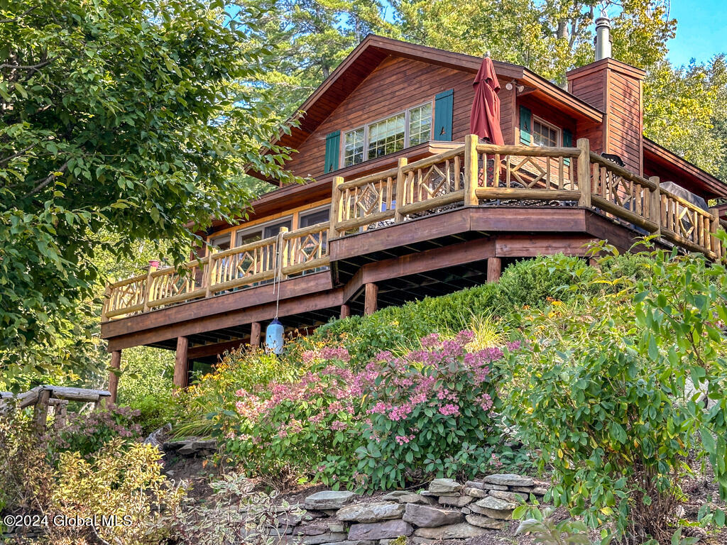 2126 Black Point Road