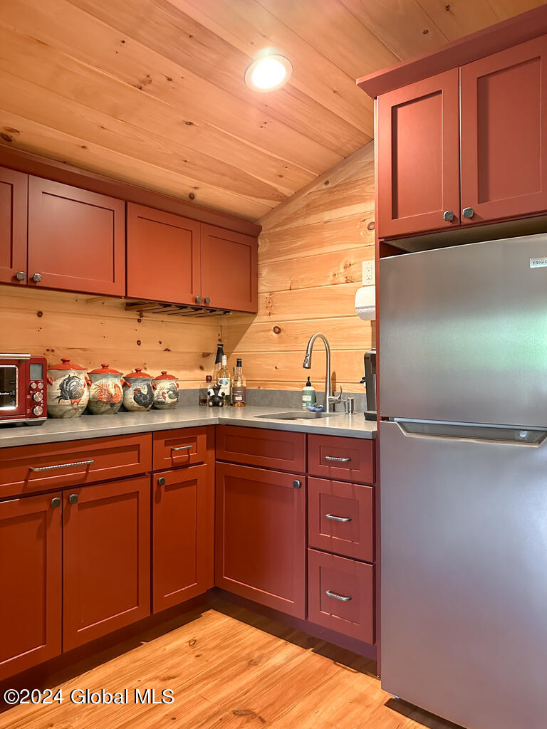 2126 Black Point Road