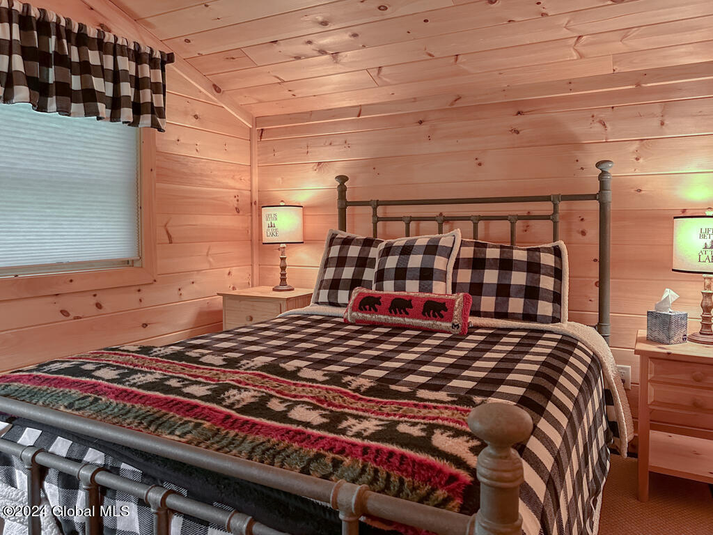 2126 Black Point Road