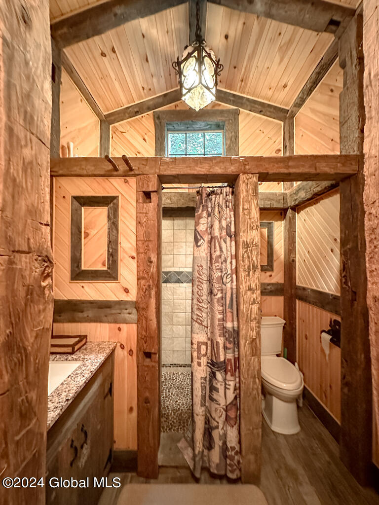 2126 Black Point Road