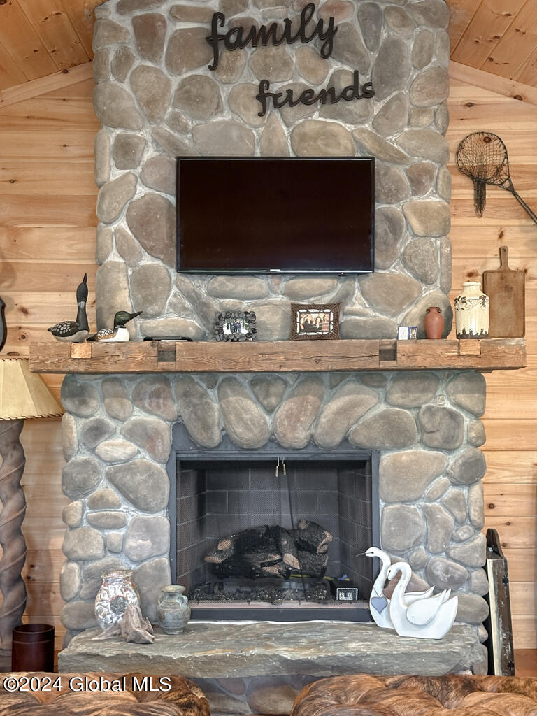 2126 Black Point Road