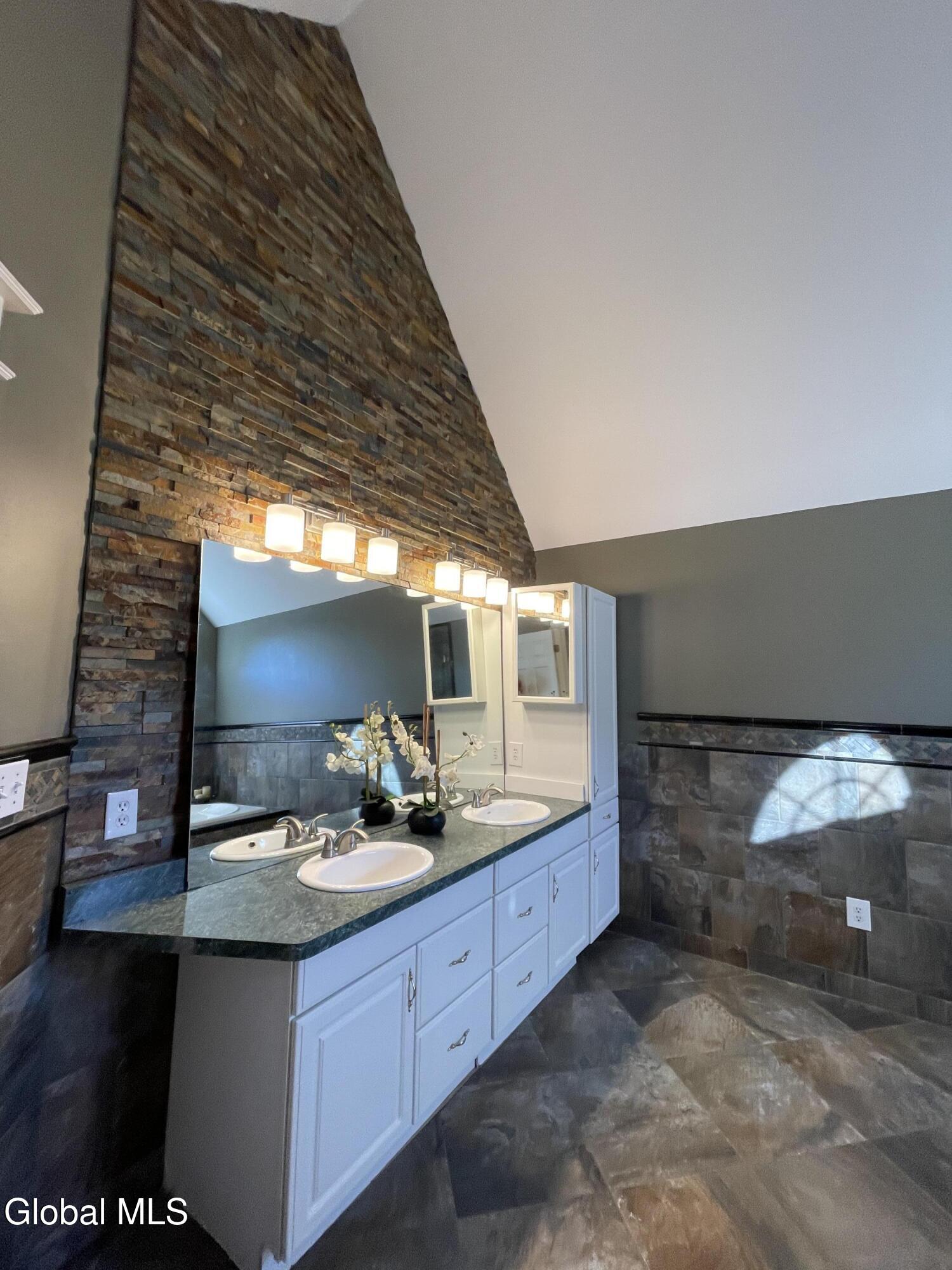 2066 Orchard Park Drive