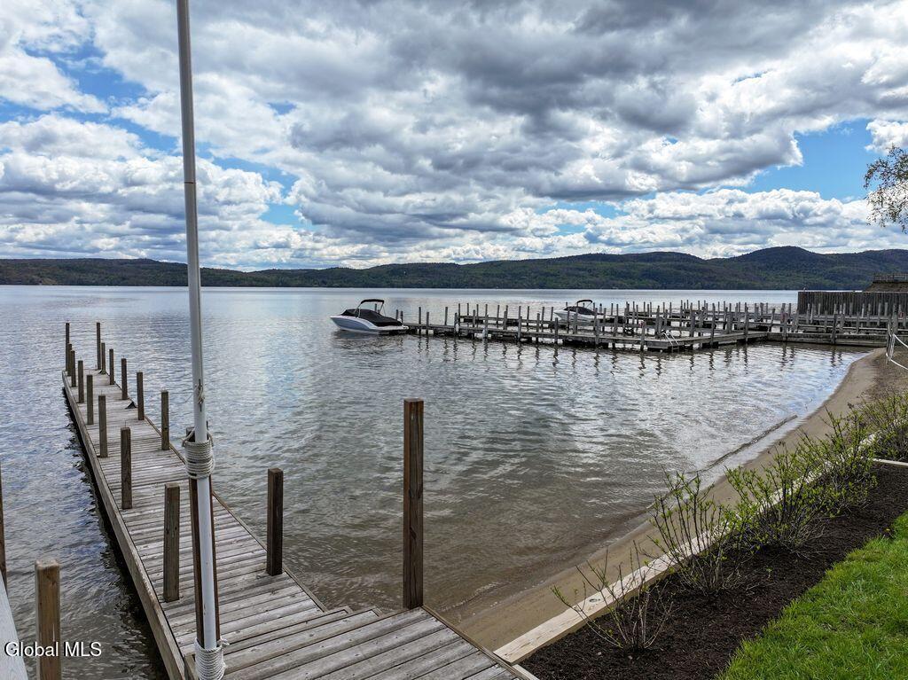 6 Lake Forest Lane
