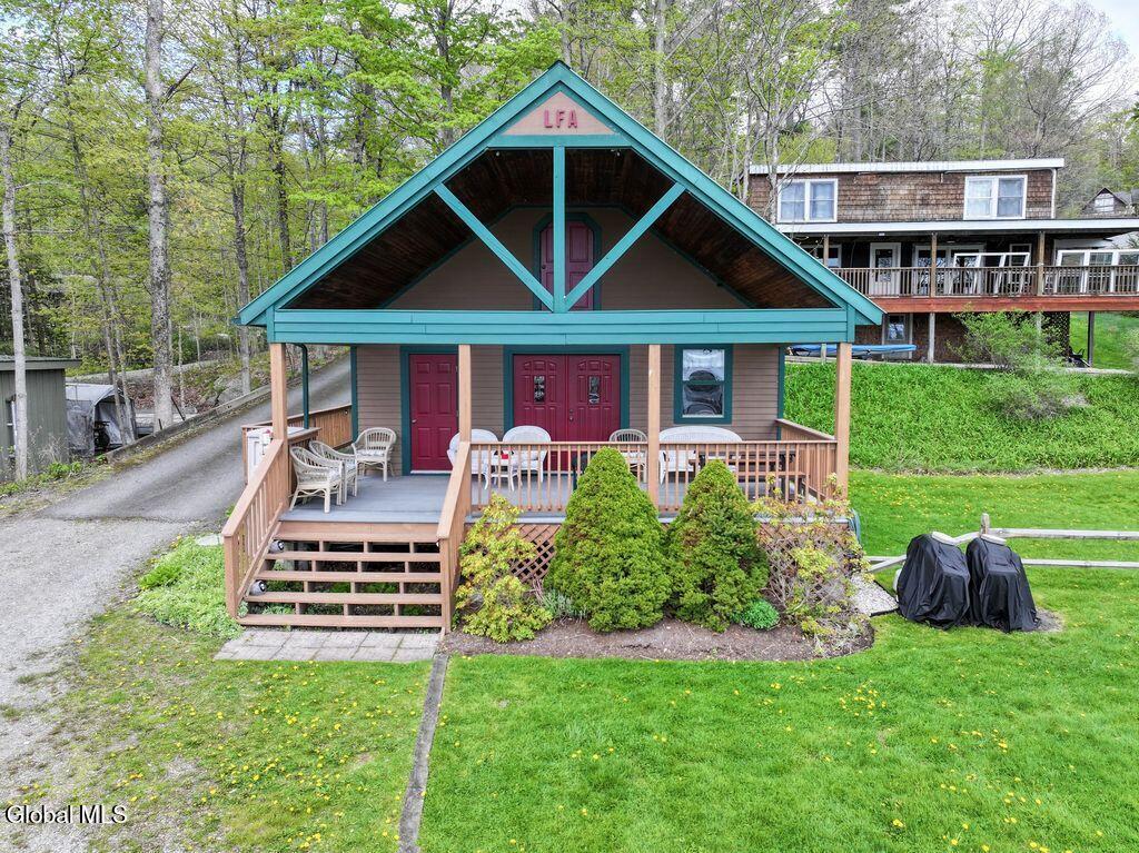 6 Lake Forest Lane