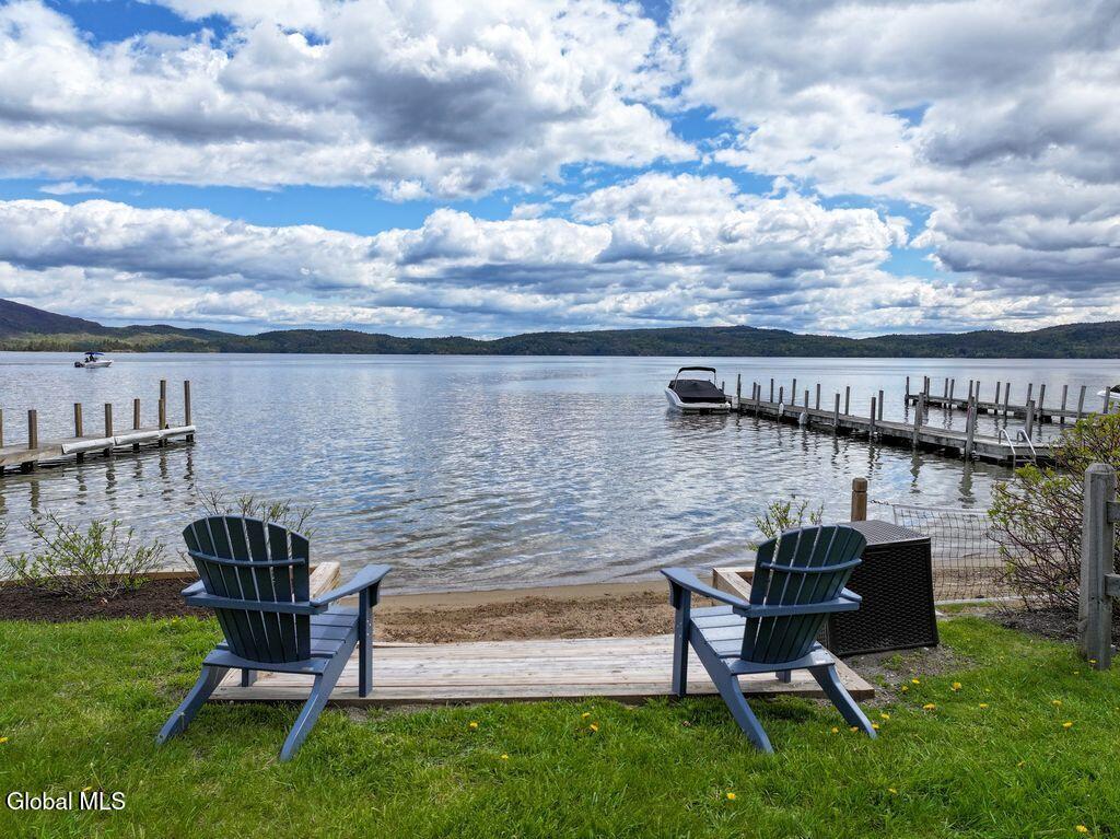 6 Lake Forest Lane